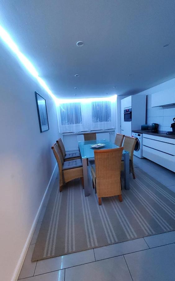 3 Zimmer Wohnung - Keine Party Wohnung ! 6 Personen Ντίσελντορφ Εξωτερικό φωτογραφία